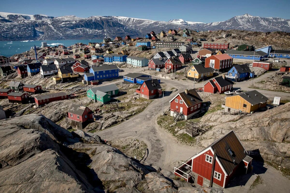 Какая территория гренландии. Гренландия столица Нуук. Поселение Нуук Гренландия. Гренландия остров Уманак.
