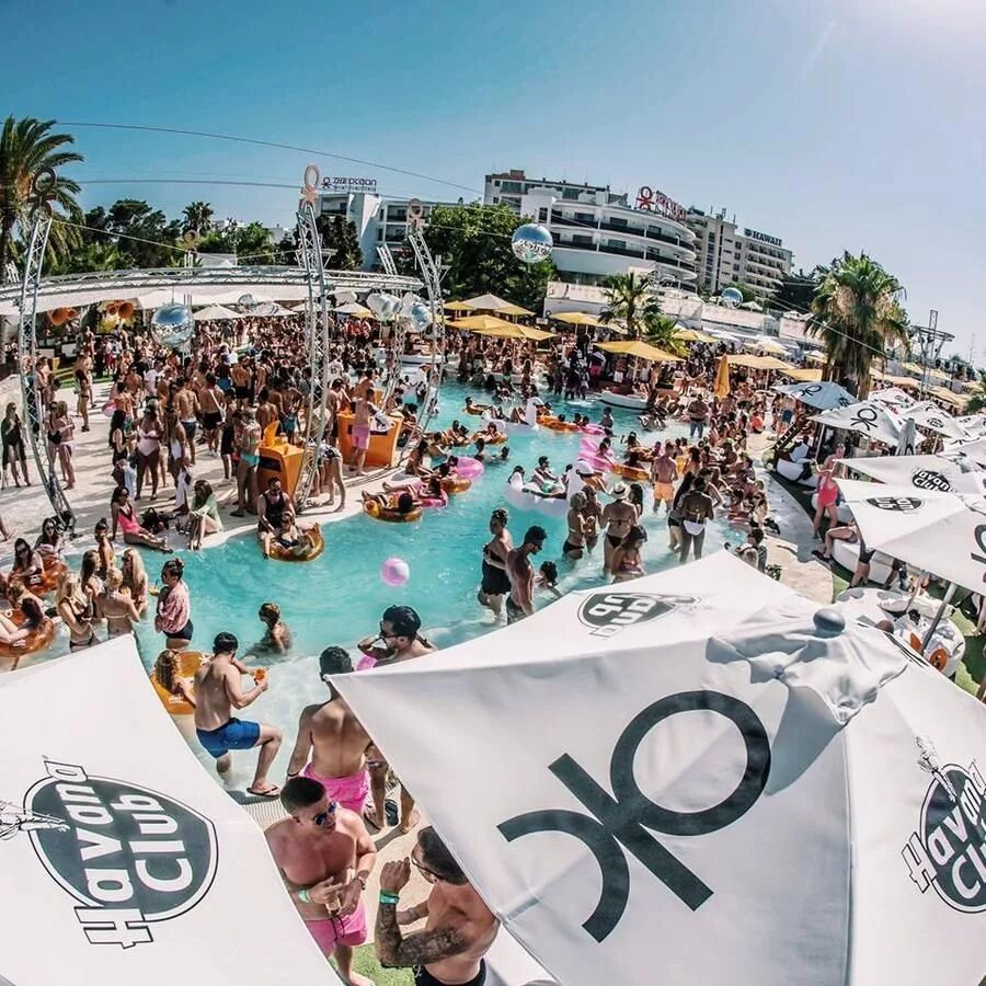 Время на ибице. Ибица пати. Время на ибице. Party boat москва. Ибица жители.