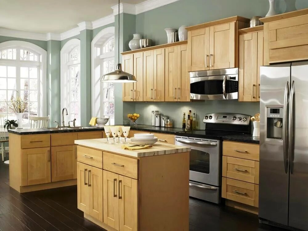 Кухни где выбрать. Кухонный гарнитур дерево. Цвет кухонного гарнитура. Кухня цвета дерева. Цвет стен на кухне.