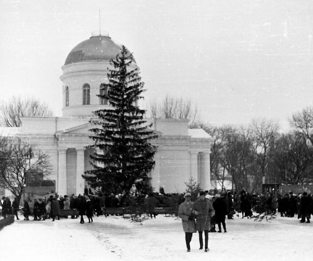 Новогодний Кишинев. Кишинев новый год. Зимний Кишинев. Кишинев в январе.