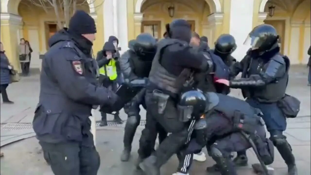 Видео нападения на крокус. Митинги в России. Митинг против войны. Россия против Украины войны (2022). Митинги в Москве против войны в Украине.