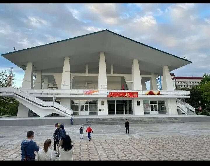Авар театр махачкала. Аварский театр в махачкале. ул пушкина махачкала. кумыкский музыкально-драматический театр имени а. п. салаватова. аварский драматический театр в буйнакске.