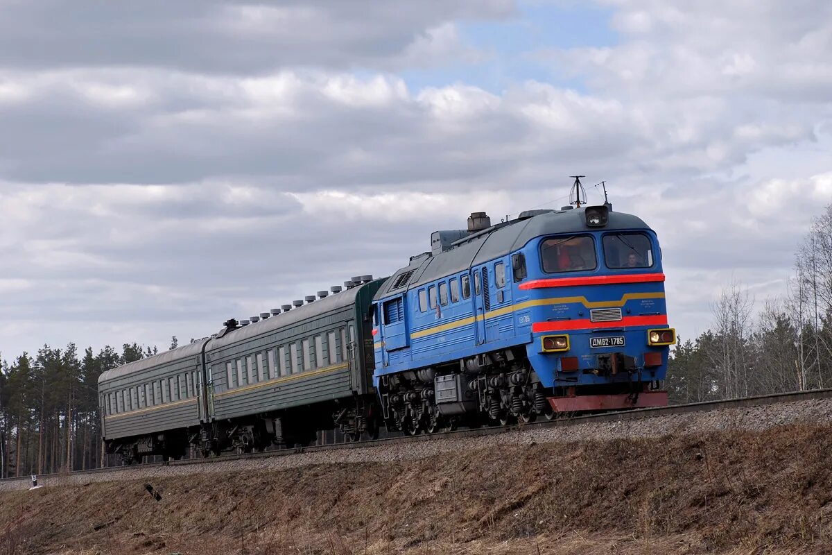 Дм62-1785. Электричка Будогощь Хвойная. М62 1517. Рабочий поезд Будогощь Хвойная. Поезд хвойная