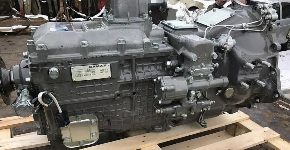 Отличие кпп камаз. 1700156. Кпп камаз 152. Кпп-154 камаз с делителем. Кпп-152 камаз с делителем.