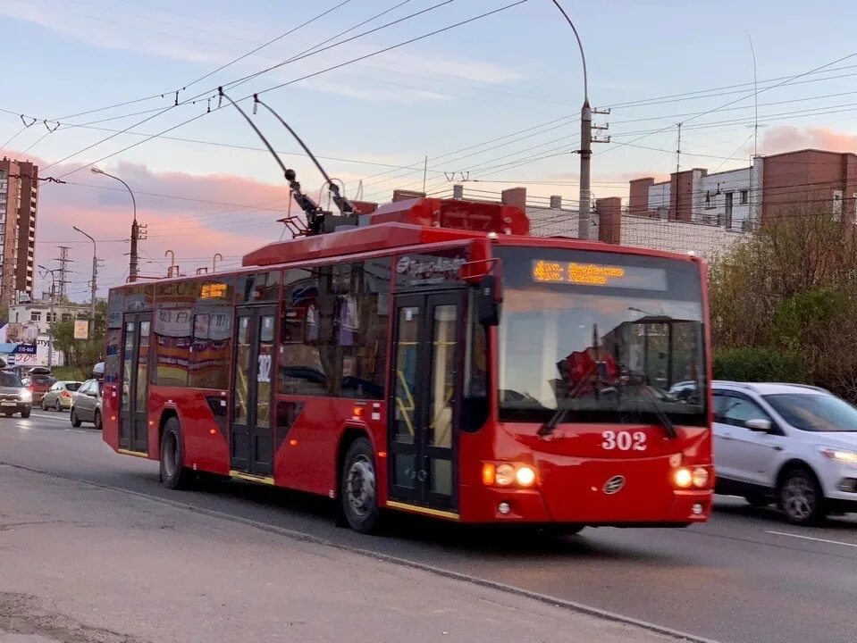 Сайт электротранспорт мурманск. АО электротранспорт в Мурманске. Троллейбусный парк Мурманск. Троллейбус салон Мурманск. Троллейбусы в Мурманске в 2010 году.