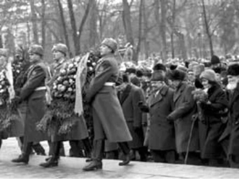 Праздник 23 февраля 1946. Победа в Великой Отечественной войне. День Победы фото. День Победы ВОВ. Солдаты в день Победы 1945.