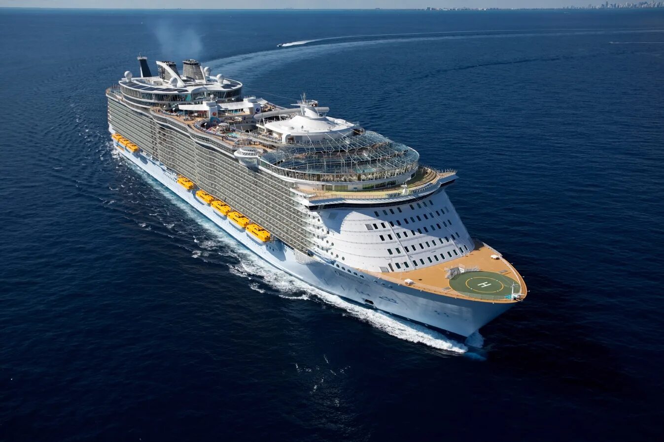 Rage of the seas. Оазис морей круизный лайнер. Круизный корабль "Allure of the Seas". Корабль Аллюр Seas. Роял Карибиан лайнер.