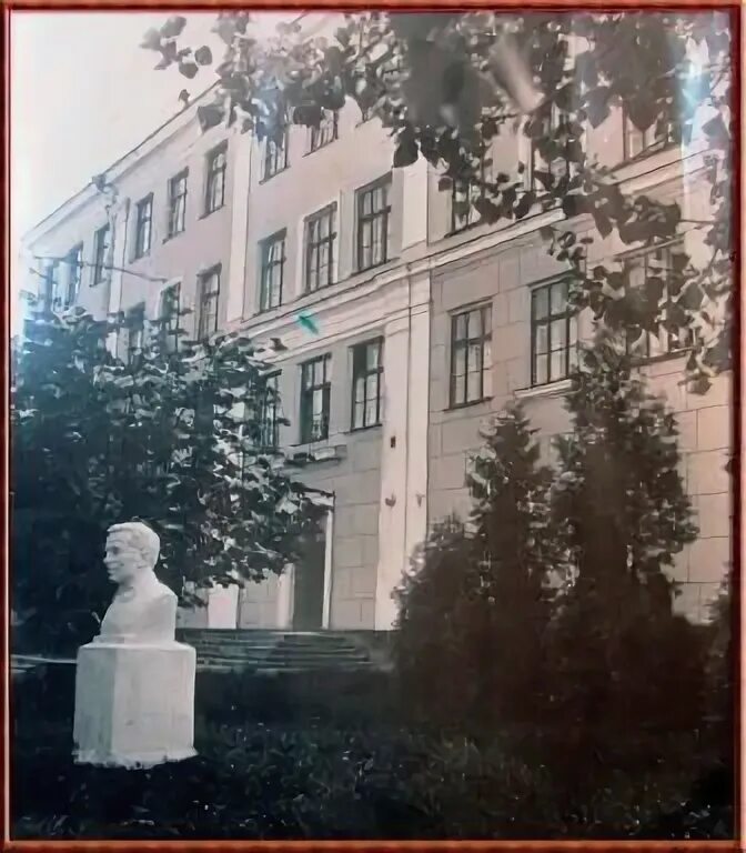 Суворовское военное училище казармы. Система образования казанской губернии. Курсанты военных вузов. Суворовское училище в твери внутри. Курсанты бвваул.