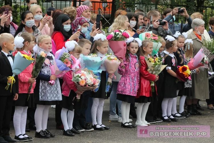 Школа бурова. 3 Школа Бежецк. Школа 4 Бежецк. СОШ 2 Бежецк. Школа 6 Бежецк.