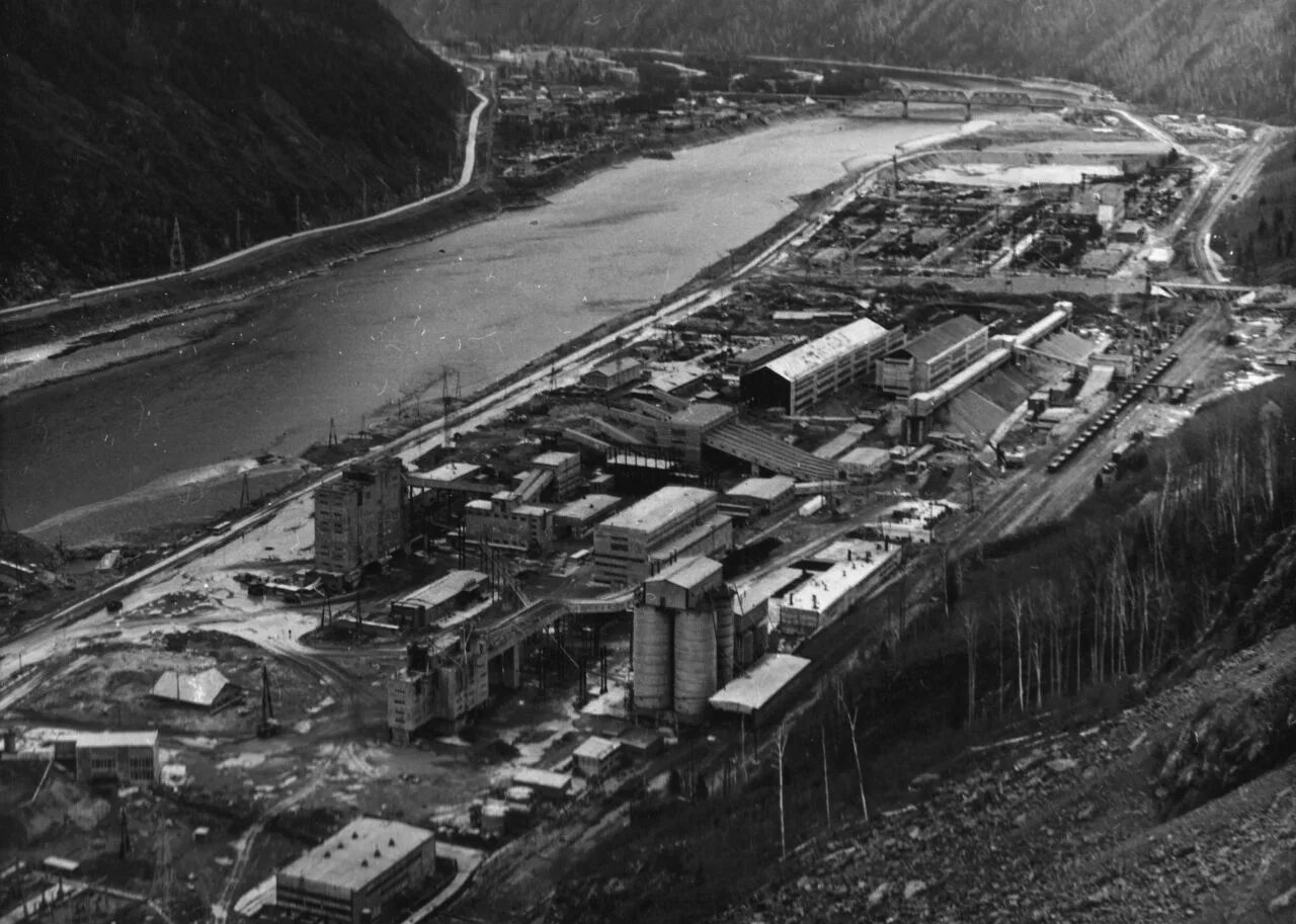 Саяногорск 1975. Черёмушки Хакасия. Черемушки Саяногорск. Старый Саяногорск. Черемушки 19