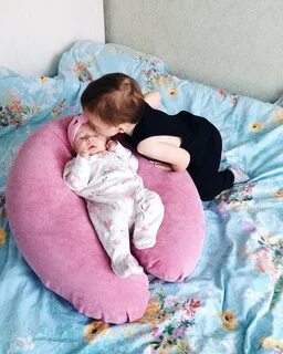 Нужна ли ребенку подушка