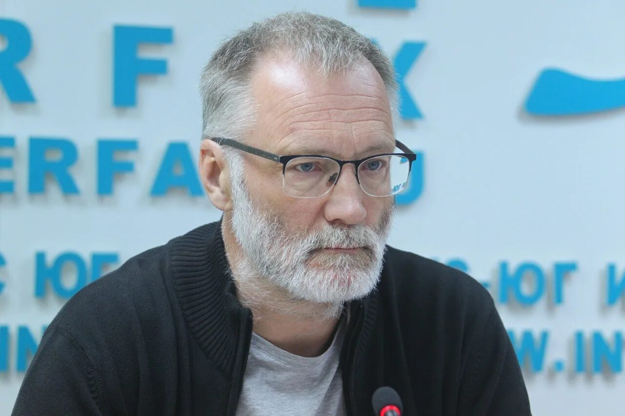 сергей михеев молодой. сергей михеев фото. сергей михеев. сергей александрович политолог. сергей михеев финам.