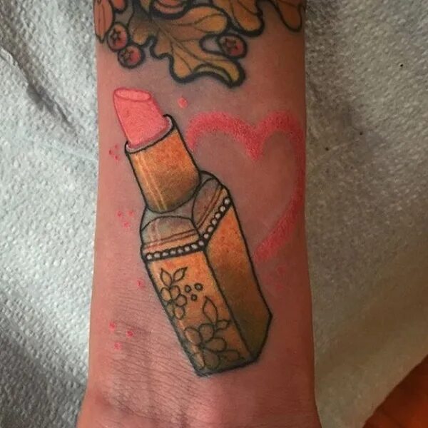 Tattoo lipstick. Тату помада мужское. Тату помада. Тату липстик. Tattoo lipstick.