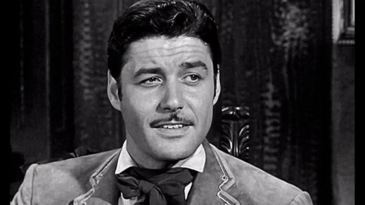 Золотой мальчик в боксе. Диего де ла. Диего де ла. Диего де ла. Дон диего де ла вега маска зорро.