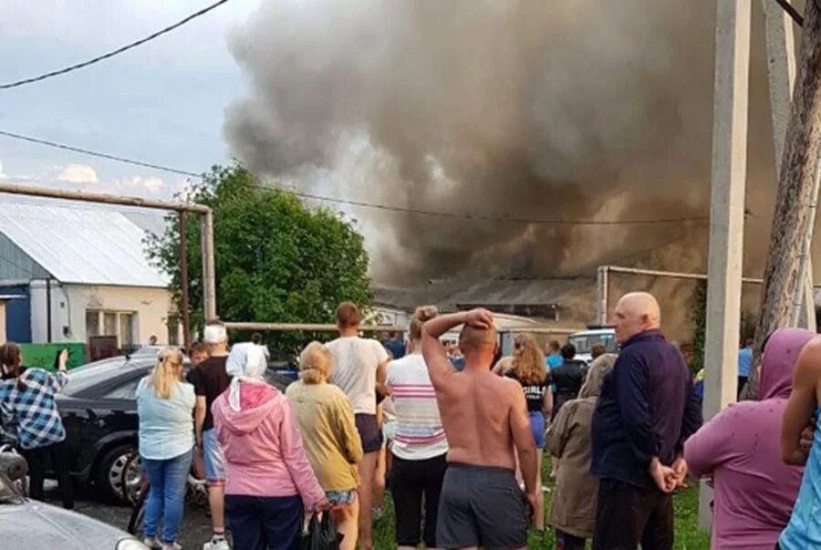 Подслушано в березовском в контакте. Пожар в Топках. Пожары в Кемеровской области. Пожар в г топки. Шаровая молния пожар.