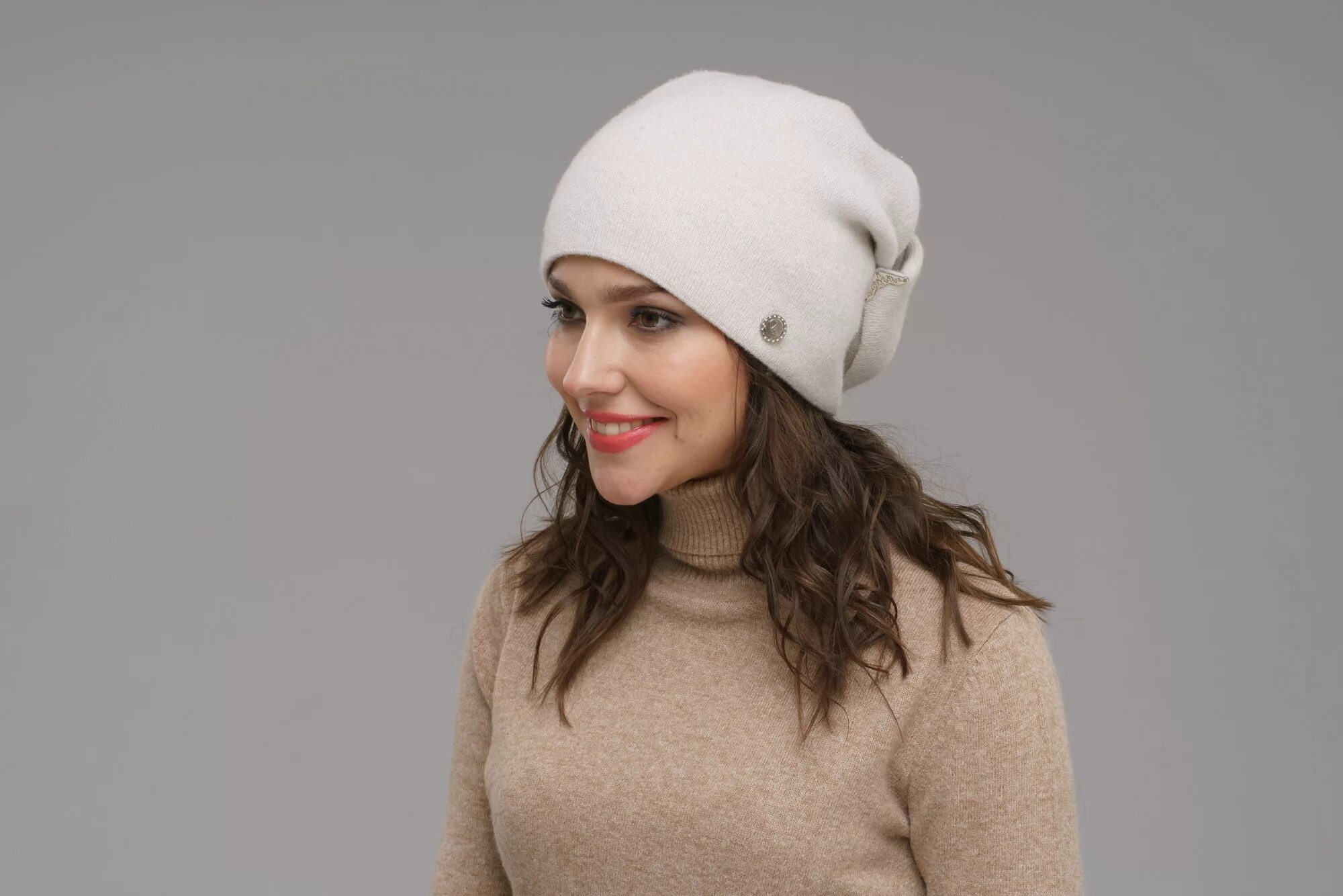 российские бренды шапок. российские бренды шапок. шапка kappa красная. модные вязаные шапки для подростков. 27028.