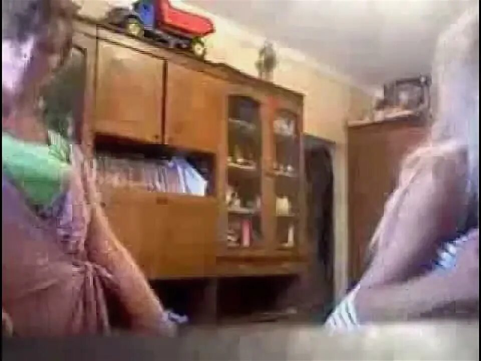 Мать при сыне. Насильник скрытая камера. Скрытно с разговор. Мать разделась при сыне. Скрытая камера в съемной квартире.