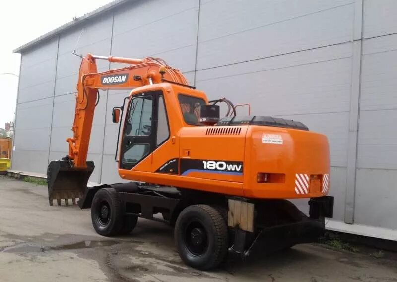 Дусан 180 колесный экскаватор. Экскаватор колесный Doosan Solar 180w-v. Doosan w180 Solar. Doosan 180 w-v.