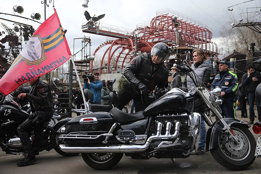иван охлобыстин и ночные волки. сергей дзекунов ночные волки. ночные волки мотопробег. александр залдостанов sexton. портос ночные волки.