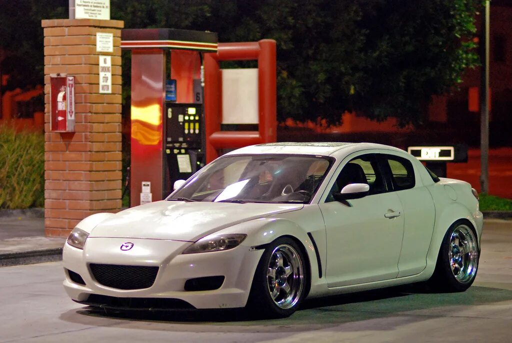 Тесты rx 8. Mazda rx8. Mazda RX 8 белая. Mazda rx8 White. Mazda rx8 2001.