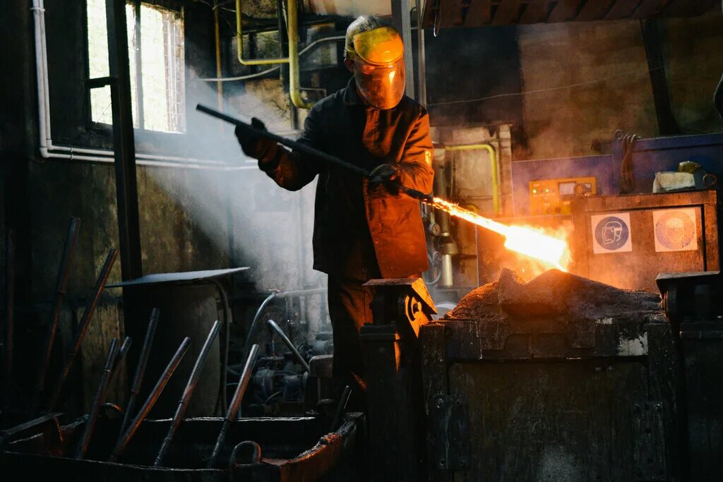 сторосс мебельный комбинат. сварщик. как выглядит завод по производству мк. сторосс мебельный комбинат. шатура производство.