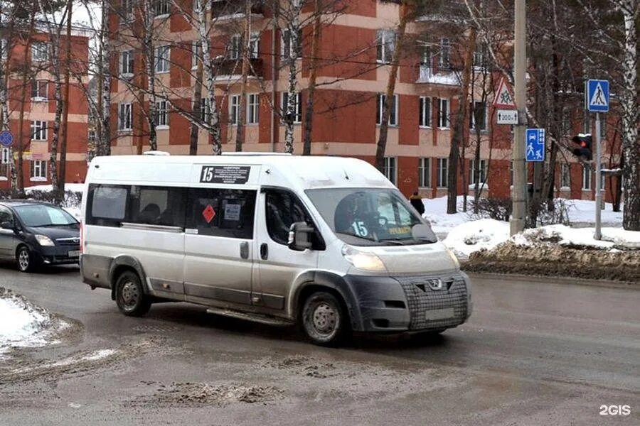 Маршрутное такси 15. Маршрутка. Маршрутки Новосибирск. Новосибирские маршрутки. Микроавтобус маршрутка.