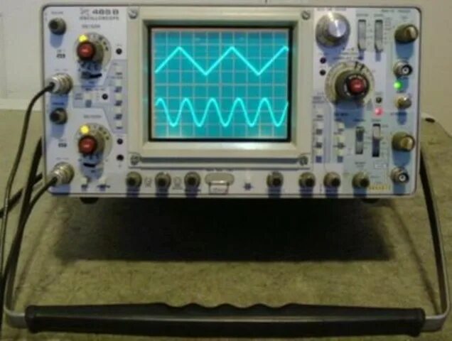 Дайте частоту 75. Tektronix 465. Tektronix 1721. Tektronix 211. Осциллограф Tektronix девяностые года.