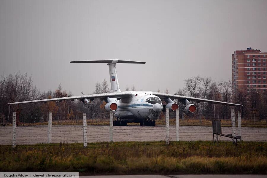 Новости аэродром чкаловский. Военный аэропорт Чкаловский. Чкаловский аэродром Щелково. Щелково-10 аэродром Чкаловский. Аэродром в Щелково военный.