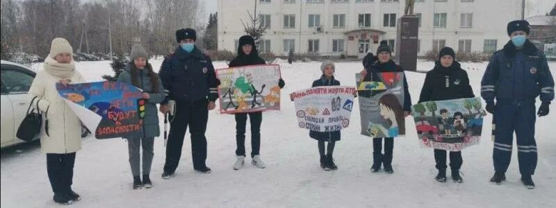 Подслушано в уяре красноярского края. Подслушано в Уяре. Подслушано в Уяре в контакте Уяре. Новости Уяра Красноярский край по вспомогательной школе. День Победы в городе Уяр 2022.