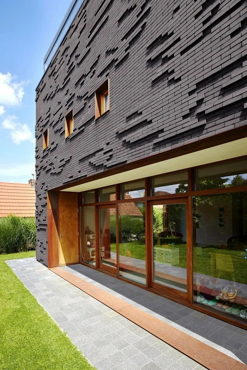 Фибробетон кедрал. Fundermax hpl панели. Отделочные материалы для фасадов. Фасадная плитка технониколь hauberk. Фиброцементные панели coole dm316x.