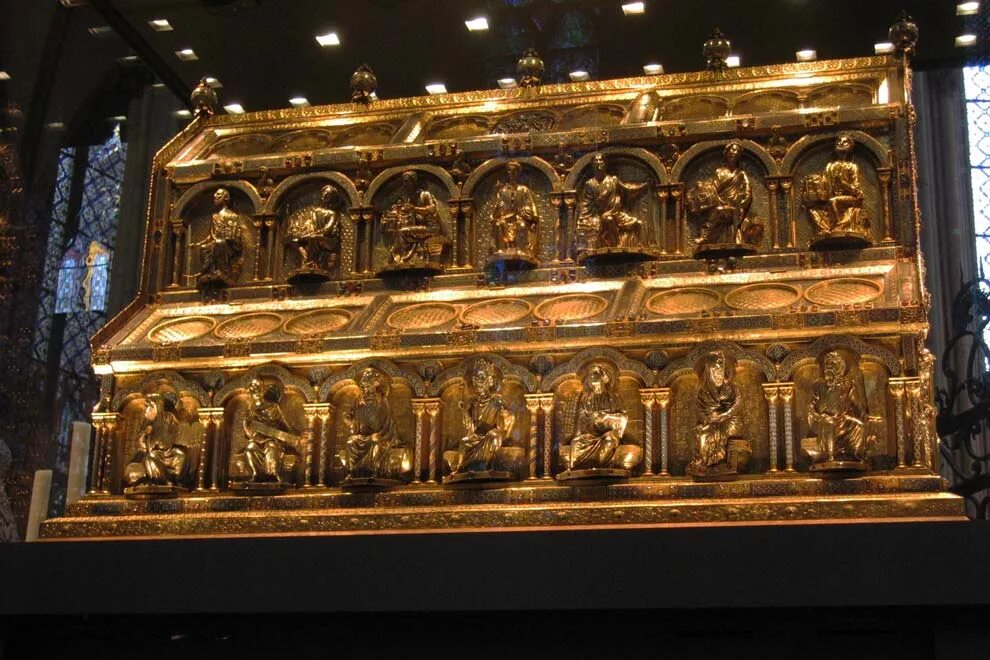 саркофаг соборе. кёльнский собор реликварий. реликварий трех волхвов кёльнского собора. древние саркофаги. саркофаг соборе.