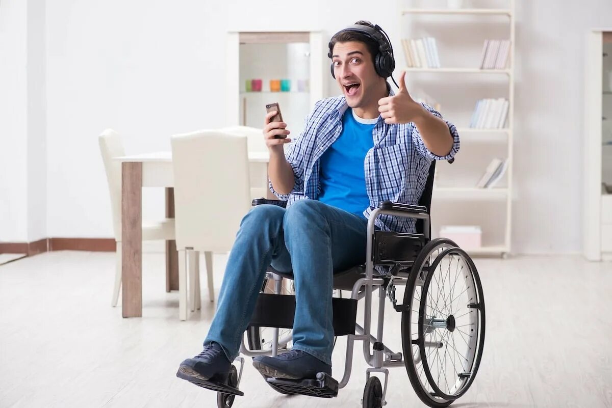 Каким то дряхлым инвалидом. Инвалидная коляска. Кресло для инвалидов. Человек в инвалидной коляске. Коляска для инвалидов.