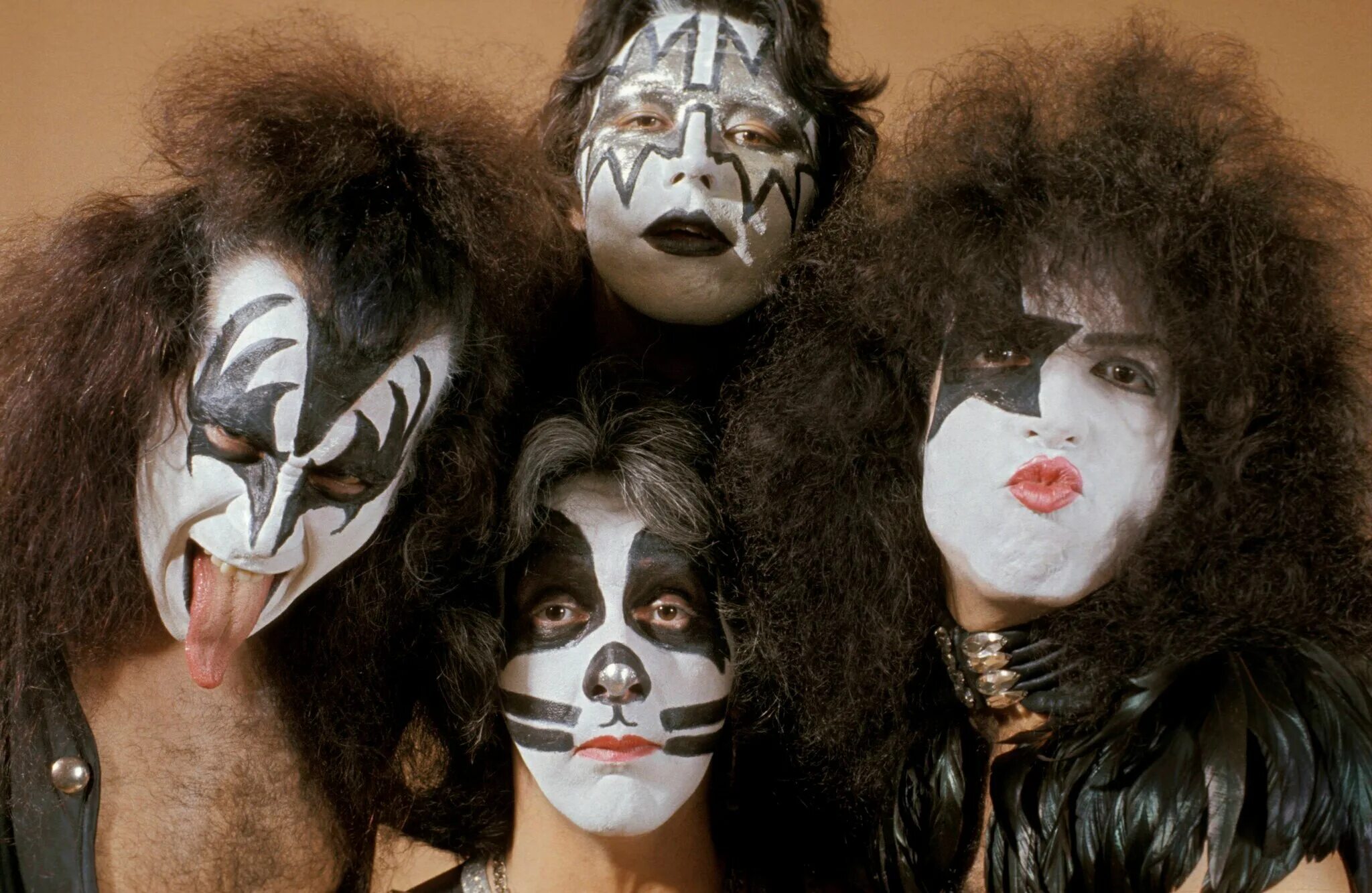 Kiss фото. Группа кисс 2022. Группа kiss 2022. Большой кисс. Группа кисс 2020.
