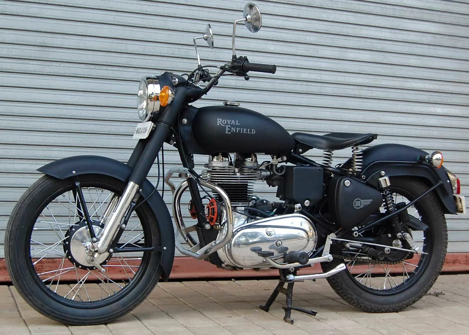 Энфилд мотоцикл купить. Мотоцикл Royal Enfield Bullet 500. Роял Энфилд мотоцикл. Энфилд буллит 350 мотоцикл. Royal Enfield Bullet 350cc Custom.