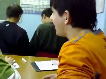 Перед одноклассницами