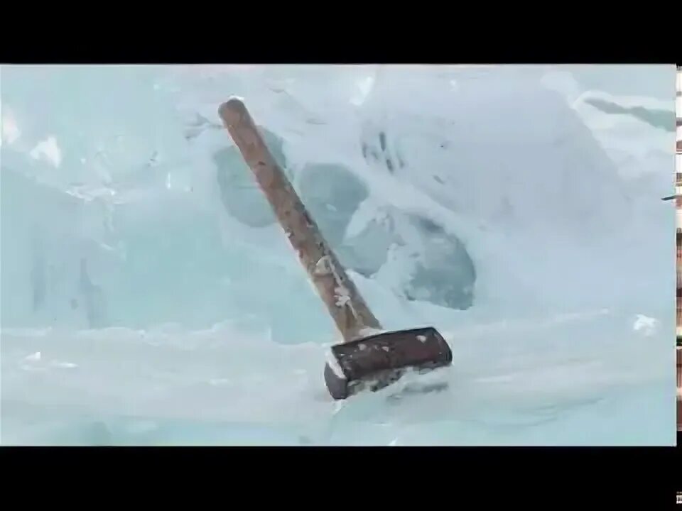 Ледяной разобрать. Ледяной городок екатеринбург 2023. Удмуртский лед демонтировали. Ледовый городок новоуральск 2023. В городе горы ледяные караулова.