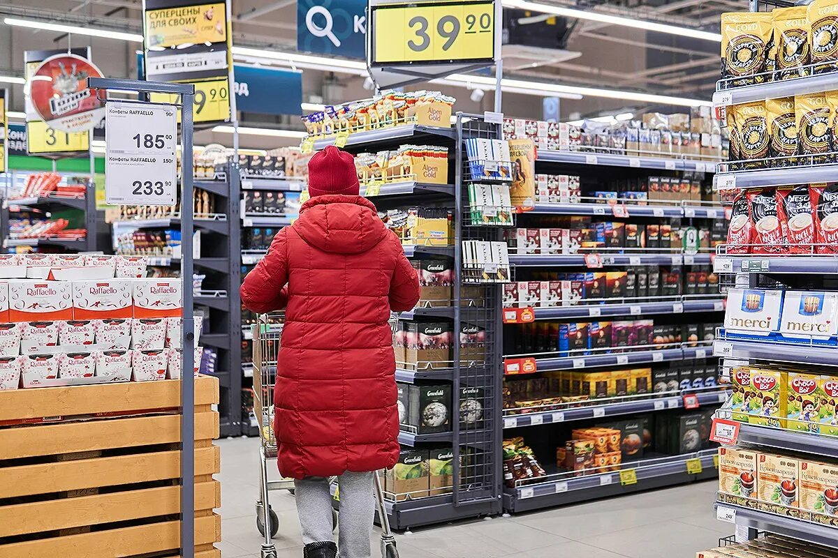 Продажа алкогольной продукции сегодня запрещена. Алкоголь фото. Алкоголь в магазинах литвы. Сегодня продается. Торговля алкогольной продукцией.