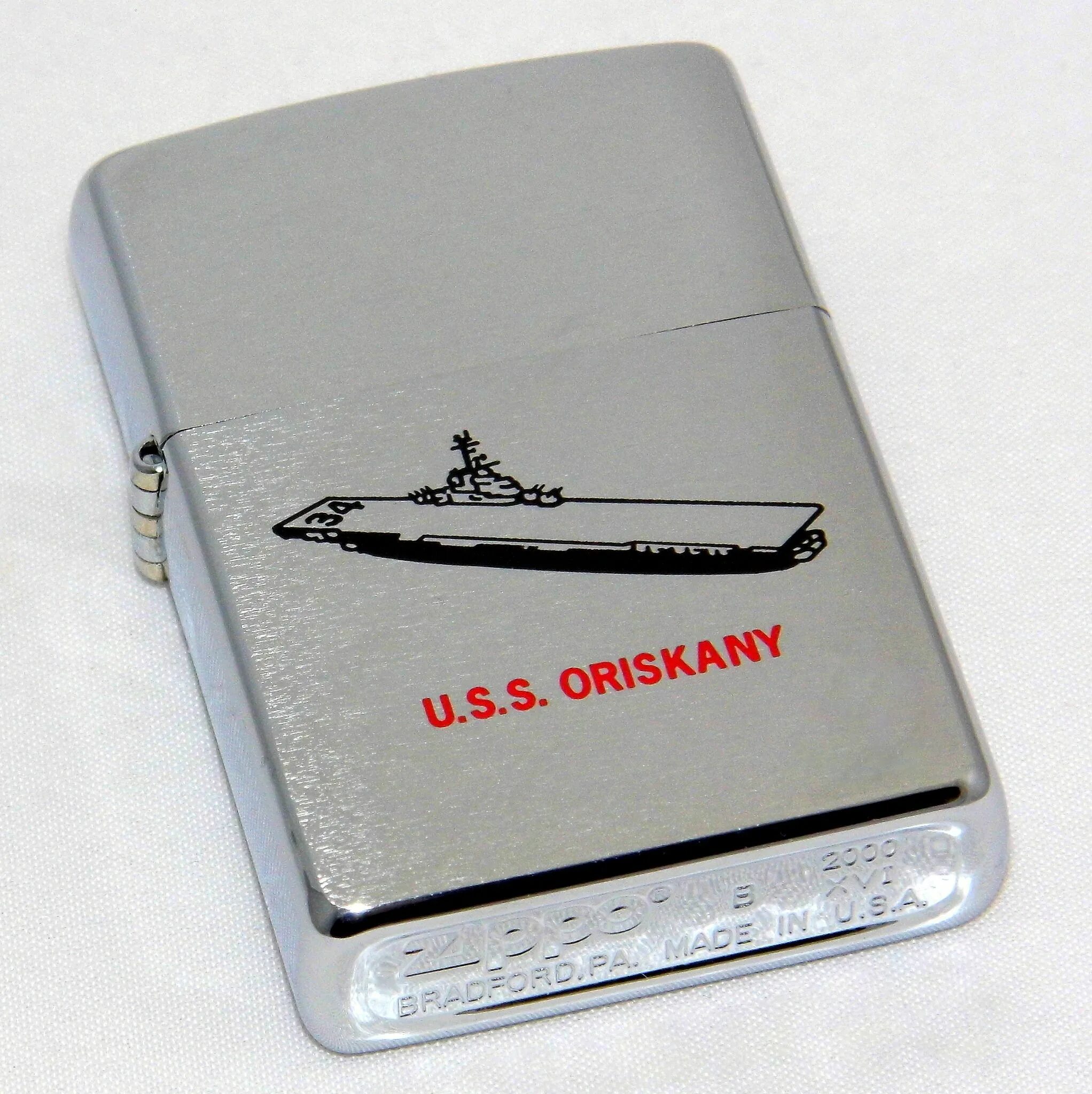 Lighter story. Зажигалка Zippo ВМФ. Zippo USS. Зиппо зажигалка 2000. Зажигалка Zippo с военным кораблем.