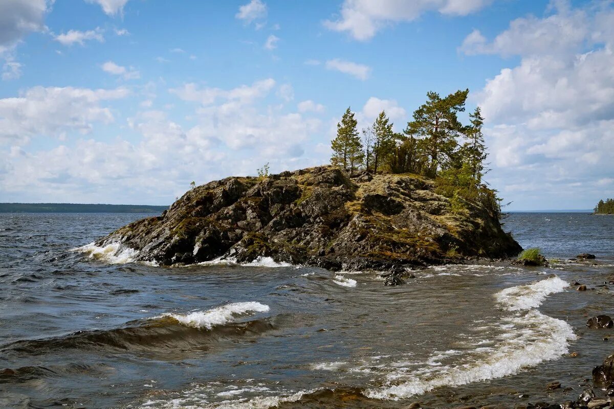 Шардонский архипелаг в карелии. Шардонский архипелаг в карелии. Шардонский архипелаг онежское озеро. Шардонский архипелаг в карелии. Шардонский архипелаг в карелии.