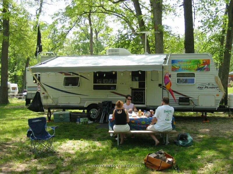 Трейлерный парк в сша. Трейлерные городки в сша. Сша живущая в трейлерах. Техас трейлерный парк. Америка живущая в трейлерах.