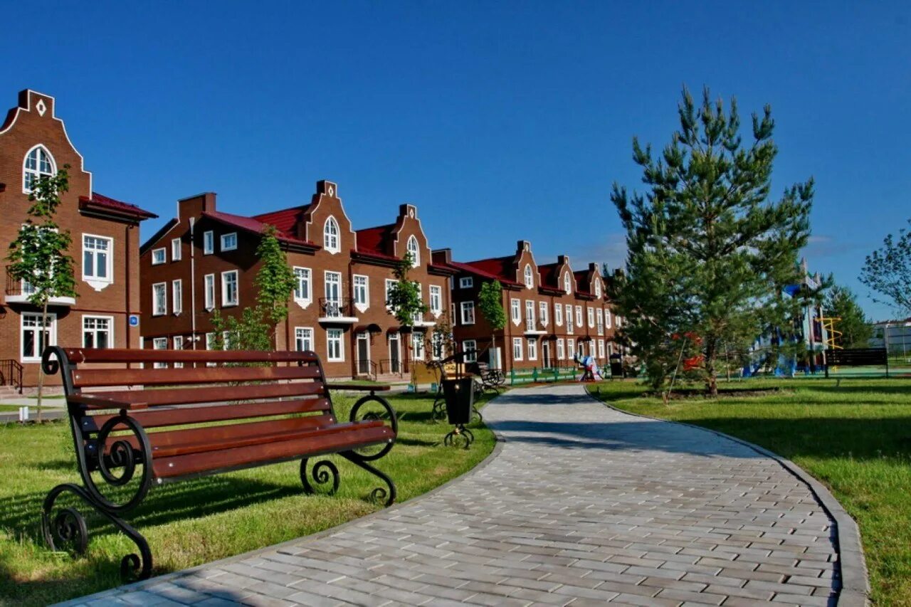 Поселок кембридж московская область. Коттеджный посёлок кембридж новорижское. Кембридж коттеджный поселок новая рига. Коттеджный посёлок кембридж новорижское. Кембридж новая рига.