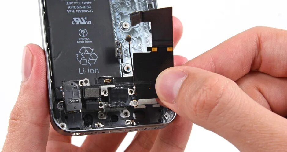 Iphone 5s разъем зарядки. Гнездо зарядки айфон 6s. Шлейф зарядки на айфон 5. Разъём зарядки на айфон 5s.