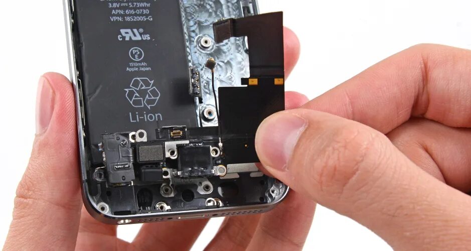 Iphone 5s разъем зарядки. Гнездо зарядки айфон 6s. Шлейф зарядки на айфон 5. Разъём зарядки на айфон 5s. Замена шлейфа iphone 7