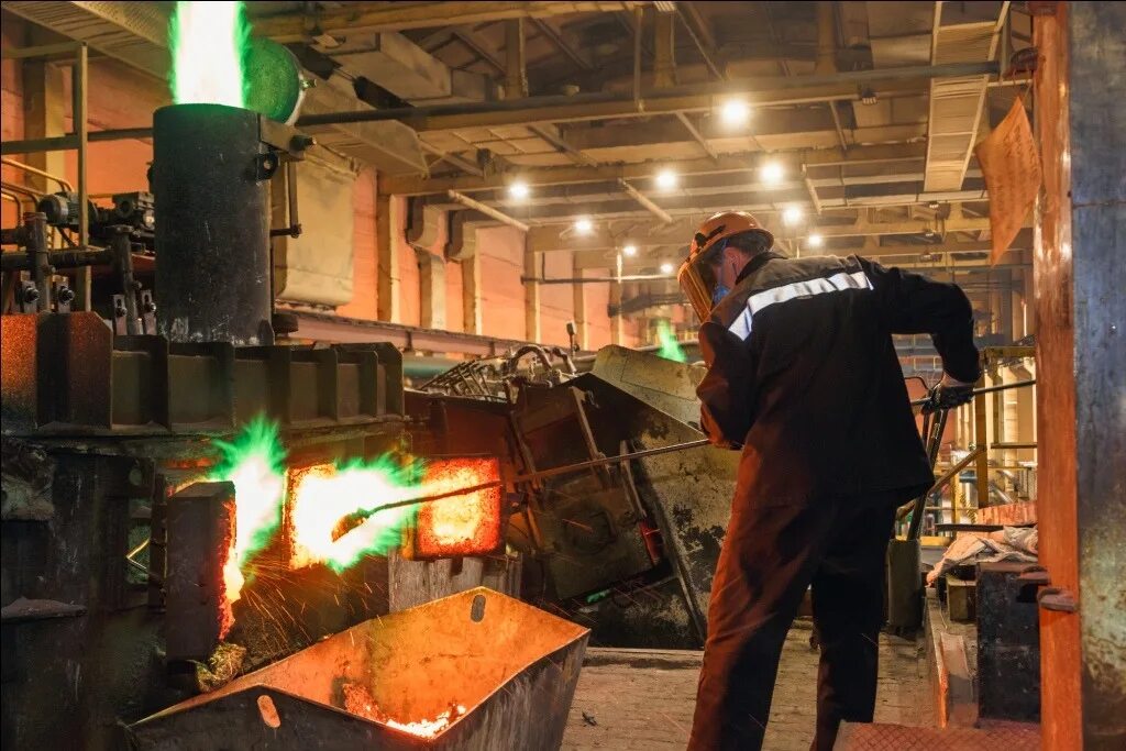 Зарплата верхняя пышма. Уралэлектромедь верхняя пышма. медеплавильный цех уралэлектромедь верхняя пышма. угмк завод верхняя пышма. ао уралэлектромедь кировград.