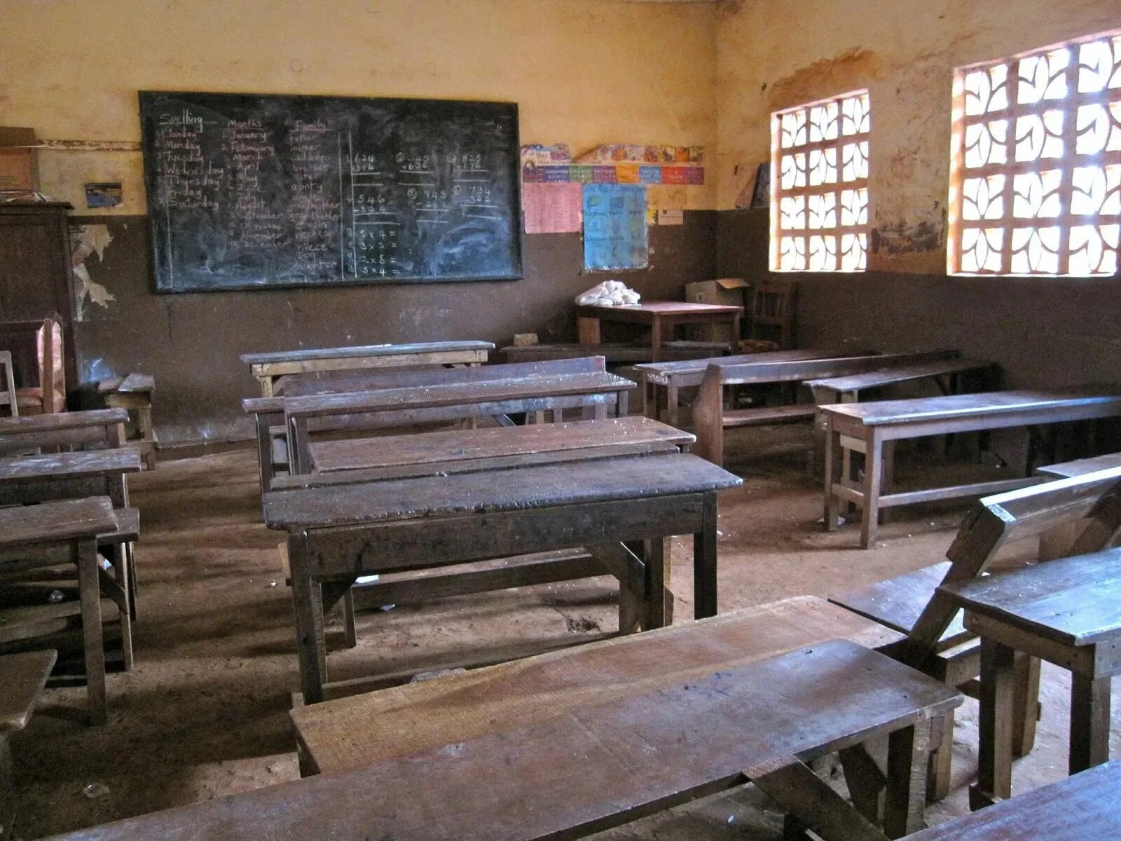 Самая Старая школа в мире. Старые школы Малайзии. Old School Classroom.