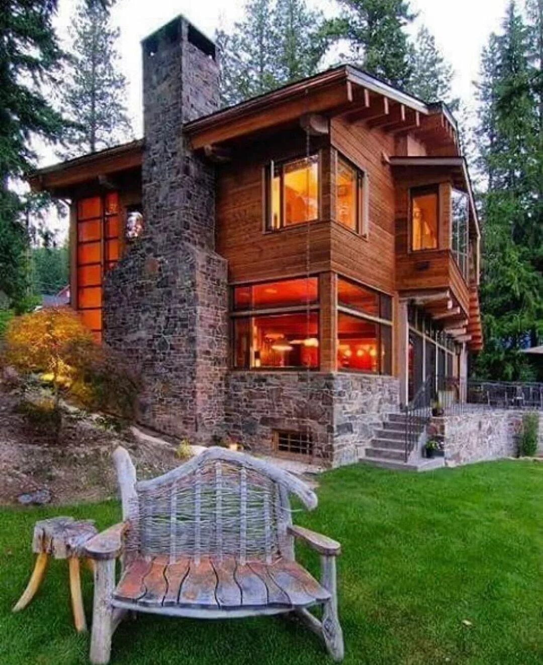 Дача дома камень. Деревянный коттедж. Загородный дом. Современный деревянный дом. Уютный домик.