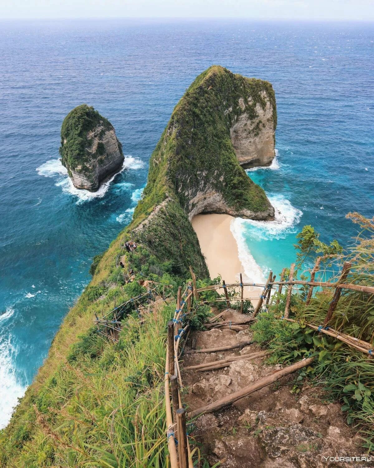 Остров Нуса-Пенида, Индонезия. Нуса Пенида Бали. Пляж Нуса Пенида Бали. Пляже Келингкинг, Нуса Пенида, Бали.