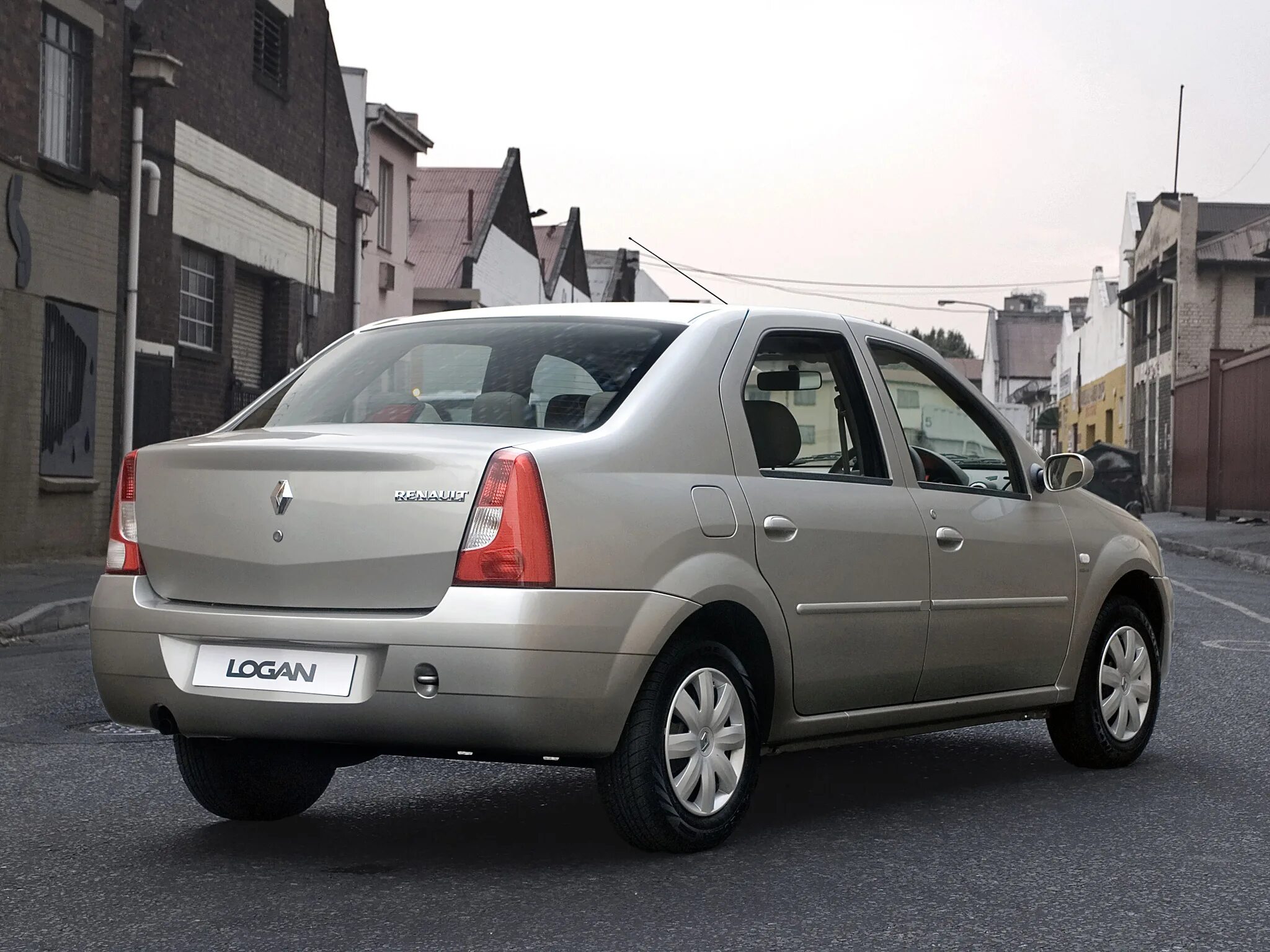 Рено 1 поколение. Ренаулт Логан. Renault Logan 10. Рено Логан 1. Рено Логан 2004 года.