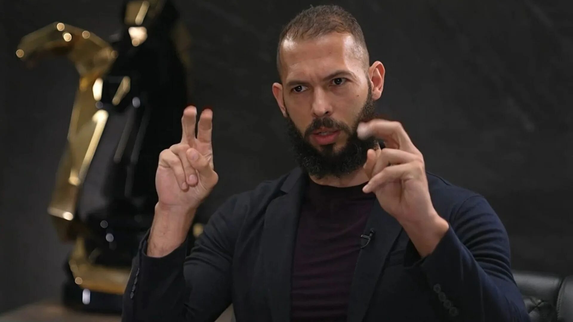 Andrew tate. Andrew tate фото. Эндрю тейт тунберг. Andrew tate podcast. Andrew tate.