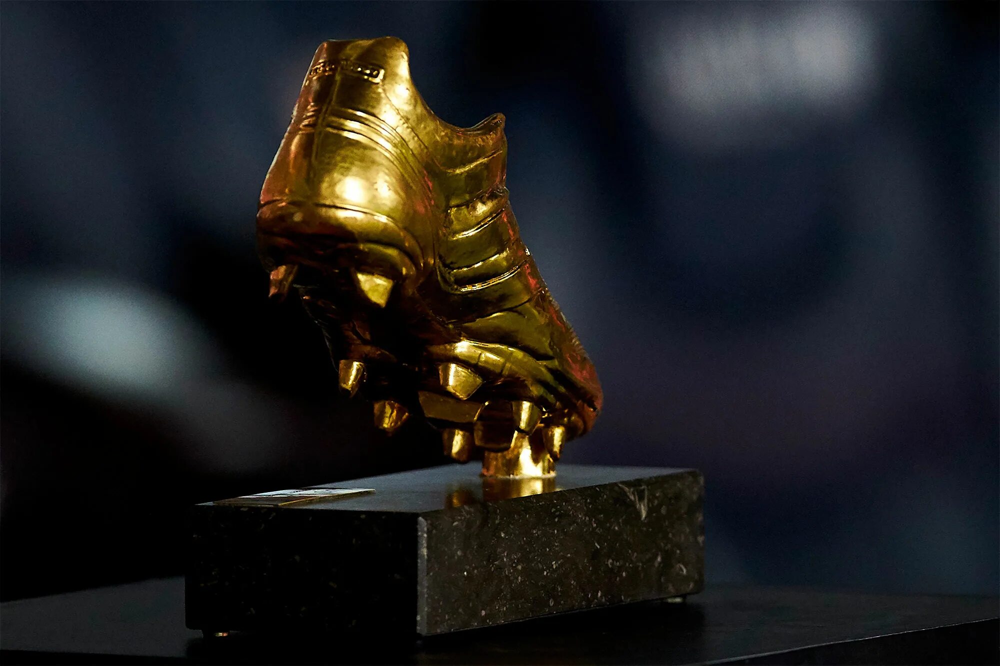 приз золотая бутса. золотая бутса детский футбольный москва. золотой бутсы 2022. золотая бутса евро 2020. золотая бутса 2022.